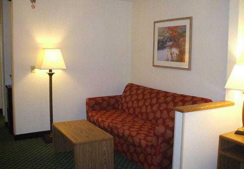 Fairfield Inn & Suites By Marriott Terre Haute Ruang foto